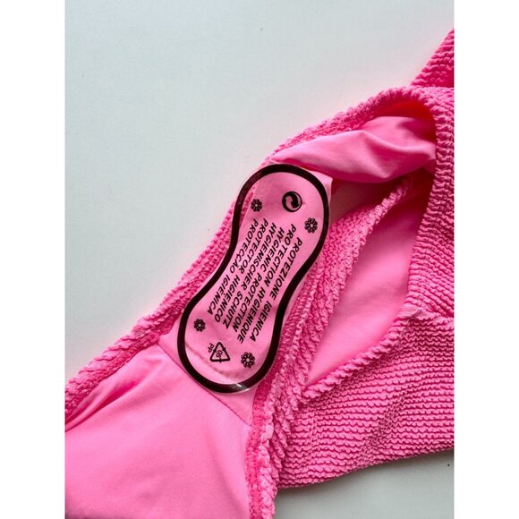 NWOT GOOD AMERICAN Always Fits Bright Pink Crinkle One Piece Swimsuit, Size 3/4 - Picture 14 of 16
